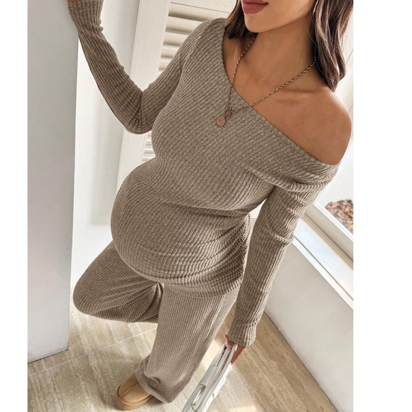 Maternity Wide Scoop Neck Ribbed Long Sleeve Top Wide Leg Pants Set - Picture 1 of 14